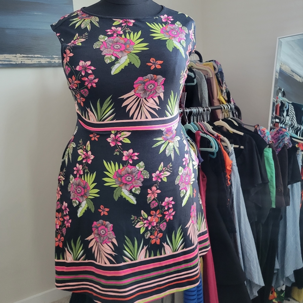NEW Floral ny&c knee length dress